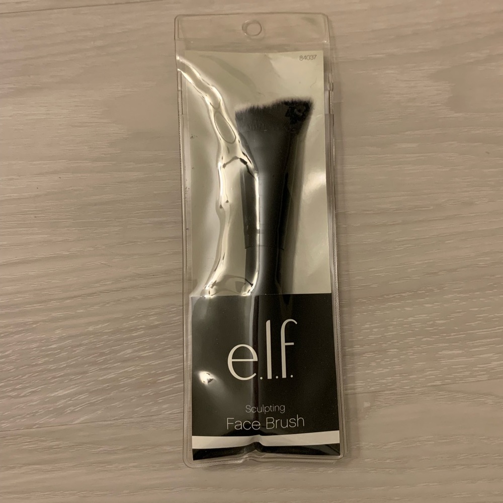 BRAND NEW Elf Sculpting Face Brush 🖤